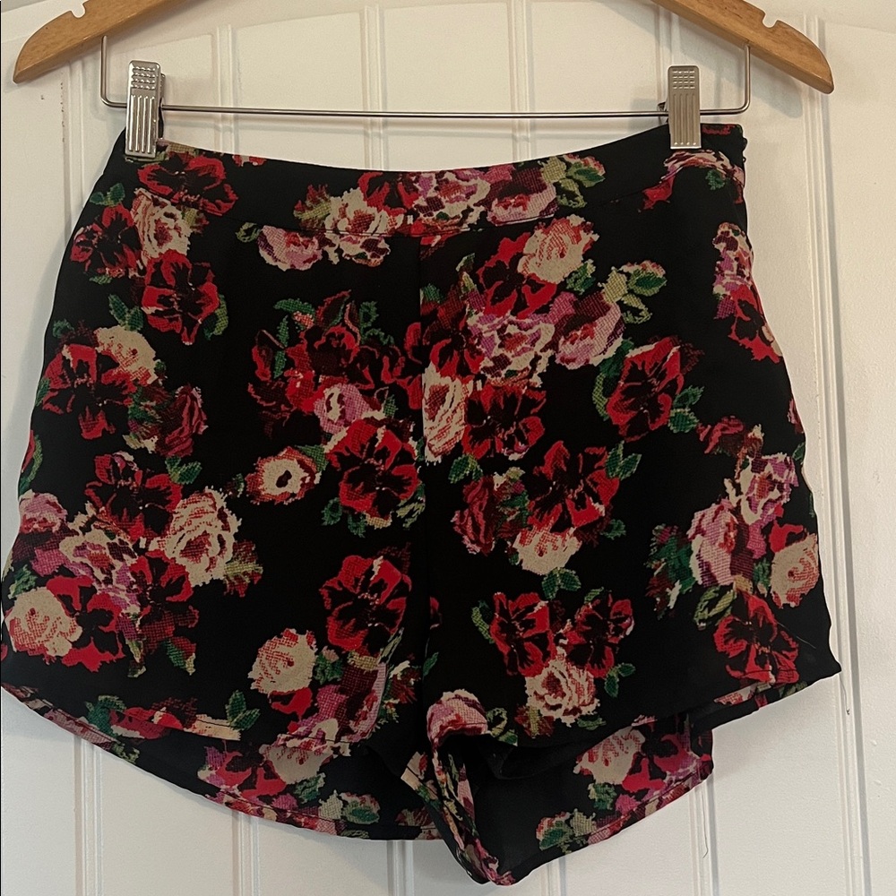 Forever 21 Silky Shorts Lined Medium